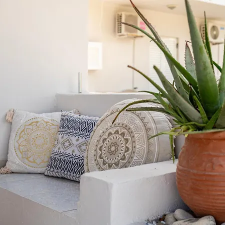 아파트 Horse - 5 Min To The