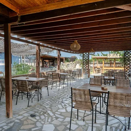 Horse - 5 Min To The 아파트 마르마리