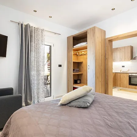 Horse - 5 Min To The شقة *